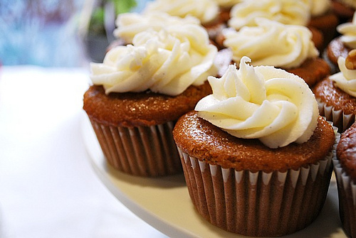 Pumpkin Maple Syrup Cupcakes With Cinnamon Cream Cheese Frosting